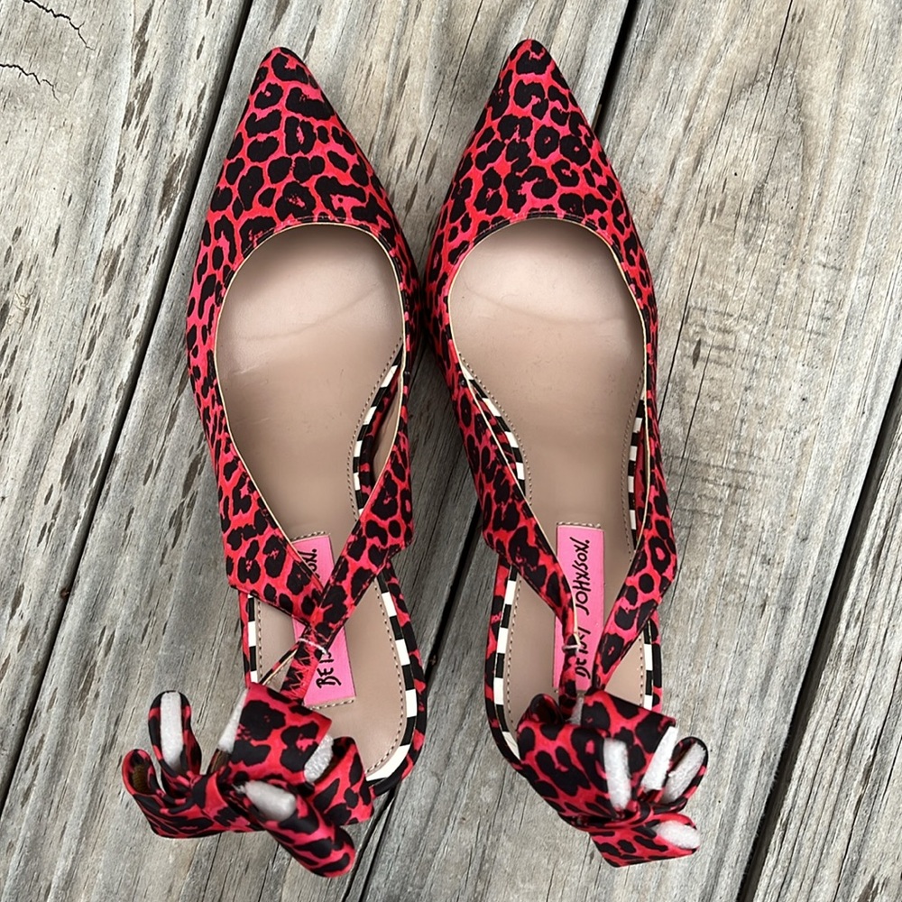 Betsey Johnson Pink Leopard Print Pointed Slingback Pumps - Picture 5 of 8